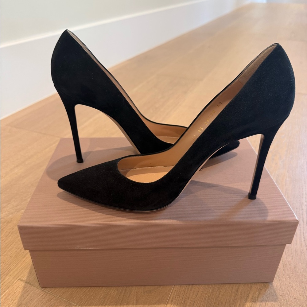 Gianvito Rossi Black Suede Heels size 42
